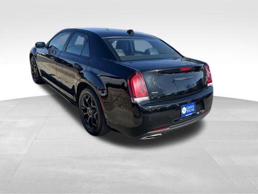 2022 Chrysler 300 Touring