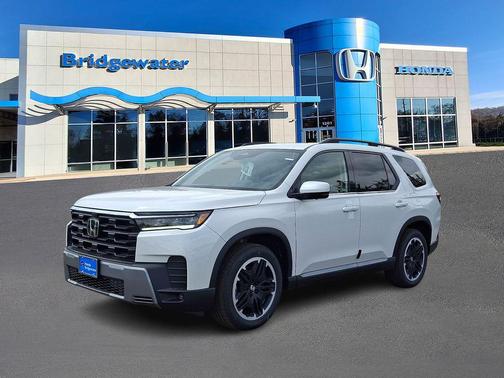 Platinum White Pearl 2026 Honda Pilot Touring 8-Passenger