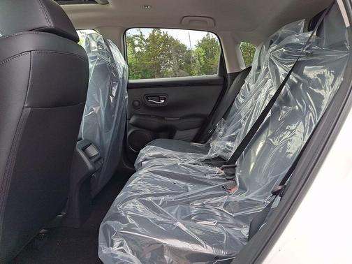 Platinum White Pearl 2026 Honda HR-V EX-L