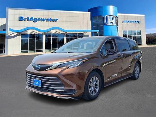 2021 Toyota Sienna LE
