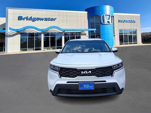 2022 Kia Sorento LX