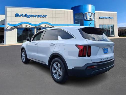2022 Kia Sorento LX