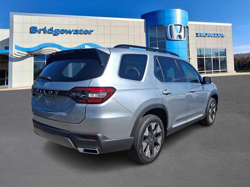 Solar Silver Metallic 2026 Honda Pilot Elite