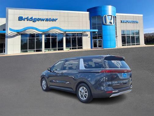 2022 Kia Carnival LXS
