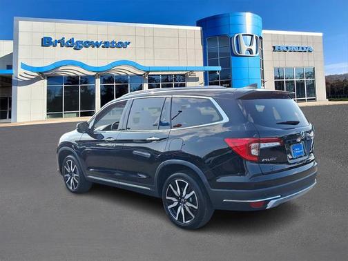 2022 Honda Pilot Touring 8-Passenger