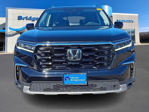 2023 Honda Pilot Touring 8-Passenger