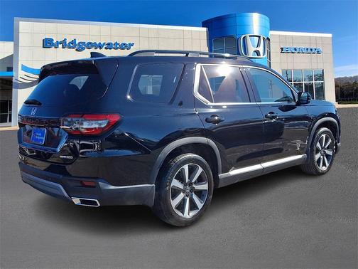 2023 Honda Pilot Touring 8-Passenger