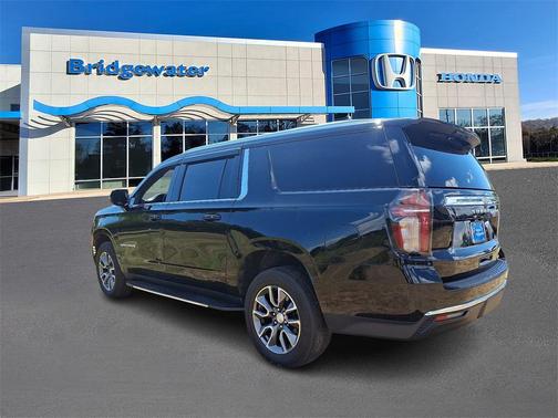 2022 Chevrolet Suburban LT