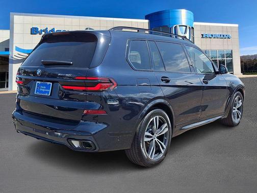 Carbon Black Metallic 2024 BMW X7 xDrive40i