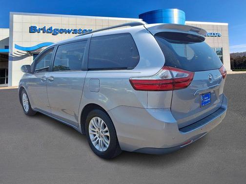 Silver Sky Metallic 2017 Toyota Sienna XLE