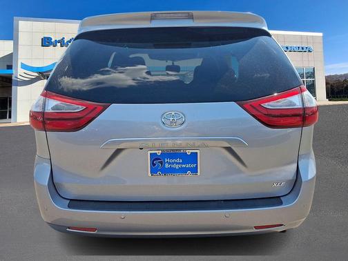 Silver Sky Metallic 2017 Toyota Sienna XLE