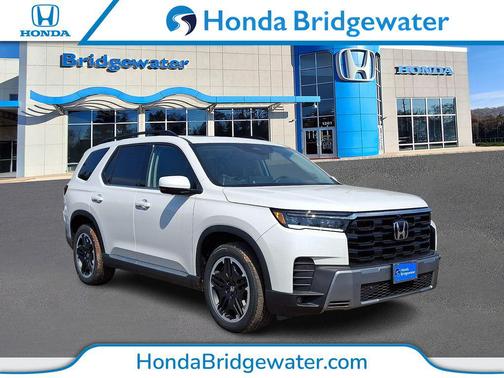 Platinum White Pearl 2026 Honda Pilot Touring 8-Passenger