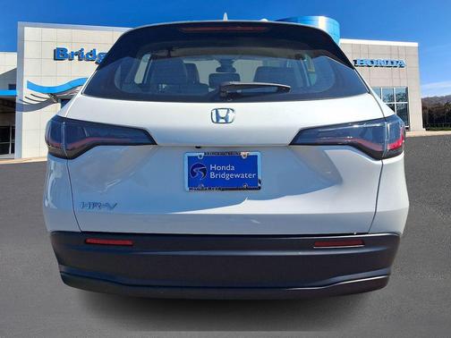 Platinum White Pearl 2024 Honda HR-V LX