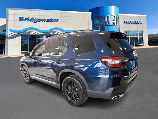 2025 Honda Pilot Touring 8-Passenger