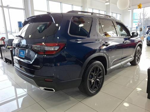 2025 Honda Pilot Touring 8-Passenger