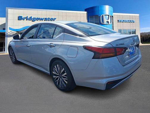 Brilliant Silver Metallic 2025 Nissan Altima 2.5 SV