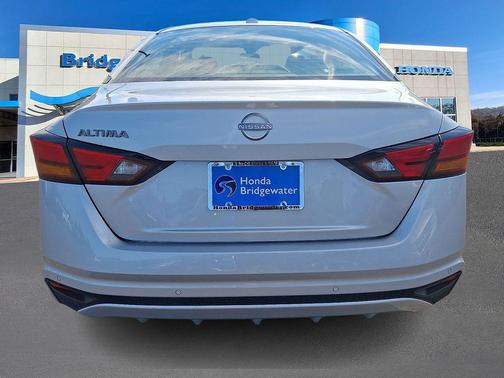 Brilliant Silver Metallic 2025 Nissan Altima 2.5 SV