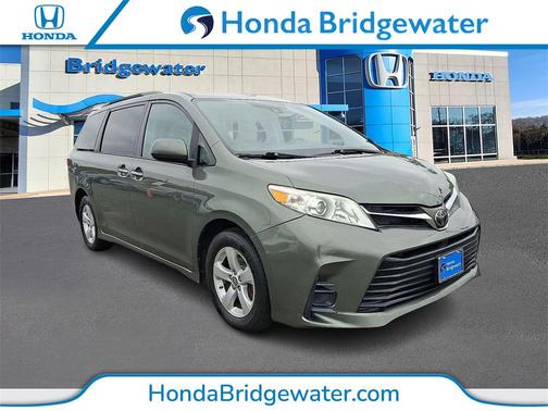 2019 Toyota Sienna LE