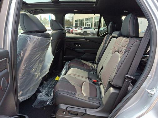 Solar Silver Metallic 2026 Honda Pilot Black Edition