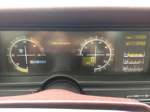 Photo 5 of 32 of 1990 Cadillac Allante