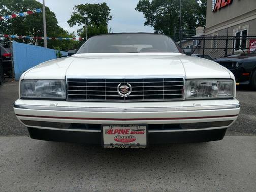 Photo 2 of 32 of 1990 Cadillac Allante
