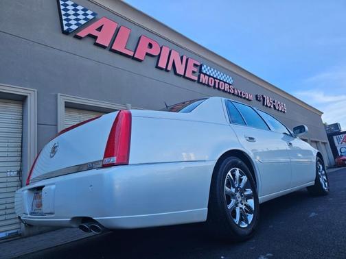 2008 Cadillac DTS Base