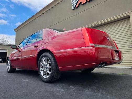 2011 Cadillac DTS Luxury Collection