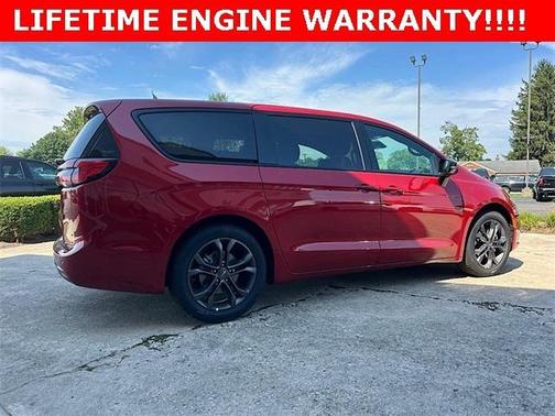 2026 Chrysler Pacifica L