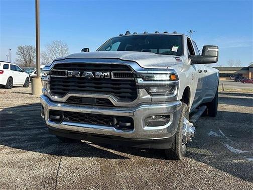 2026 RAM 3500 Tradesman Crew Cab 4x4 8' Box
