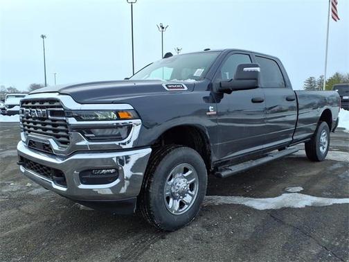 2026 RAM 3500 Tradesman Crew Cab 4x4 8' Box