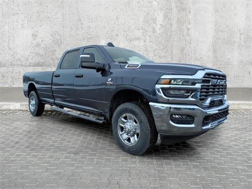 2026 RAM 3500 Tradesman Crew Cab 4x4 8' Box