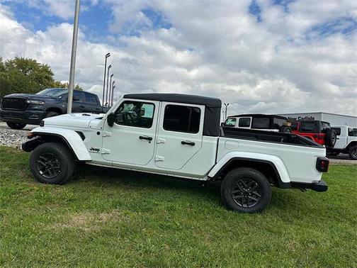 2026 Jeep Gladiator Sport S