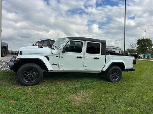 2026 Jeep Gladiator Sport S
