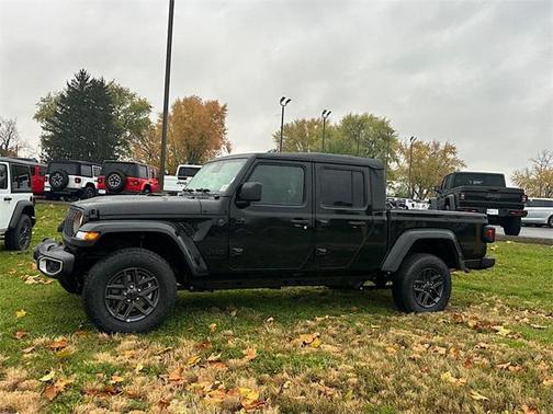2026 Jeep Gladiator Sport S