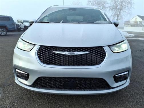 2026 Chrysler Pacifica L