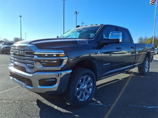 2026 RAM 3500 Laramie Crew Cab 4x4 8' Box