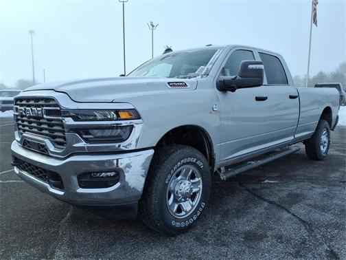 2026 RAM 2500 Tradesman Crew Cab 4x4 8' Box