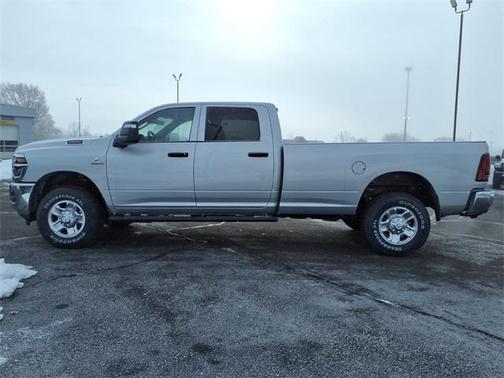 2026 RAM 2500 Tradesman Crew Cab 4x4 8' Box