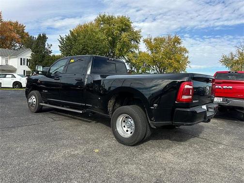 2024 RAM 3500 Laramie Crew Cab 4x4 8' Box