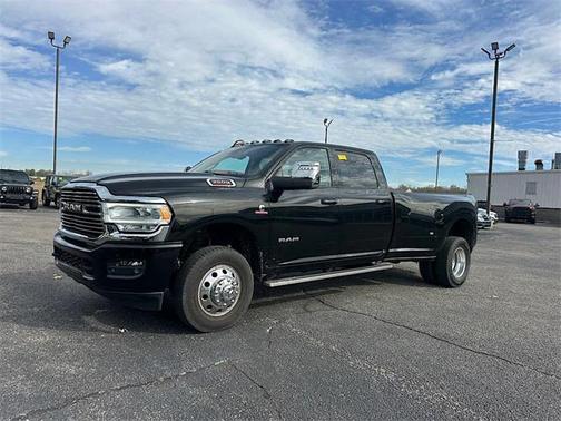 2024 RAM 3500 Laramie Crew Cab 4x4 8' Box