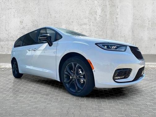 2026 Chrysler Pacifica L