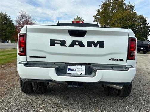 2025 RAM 3500 Big Horn Crew Cab 4x4 8' Box