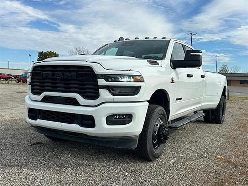 2025 RAM 3500 Big Horn Crew Cab 4x4 8' Box