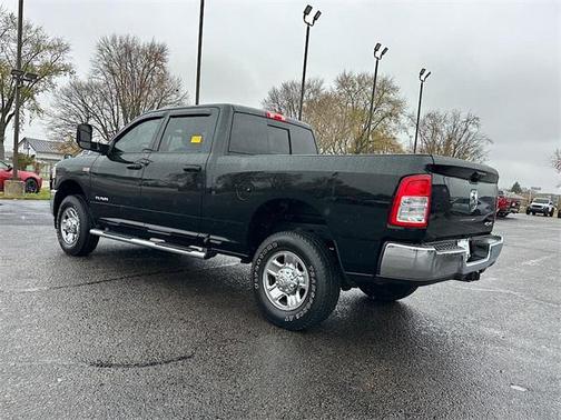 2020 RAM 2500 Tradesman Crew Cab 4X4 6'4' Box