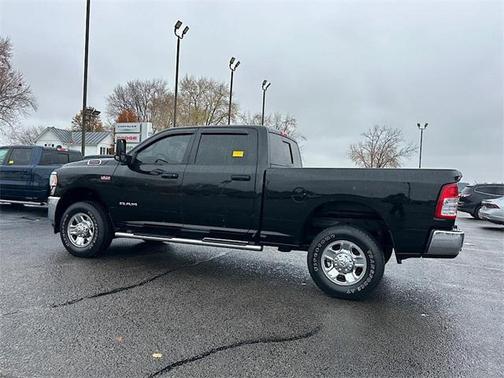 2020 RAM 2500 Tradesman Crew Cab 4X4 6'4' Box
