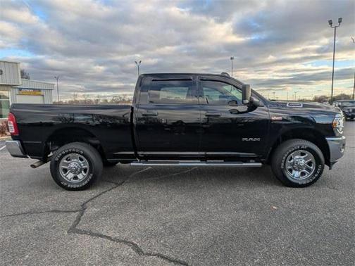 2020 RAM 2500 Tradesman Crew Cab 4X4 6'4' Box