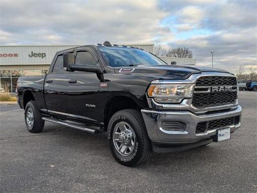 2020 RAM 2500 Tradesman Crew Cab 4X4 6'4' Box
