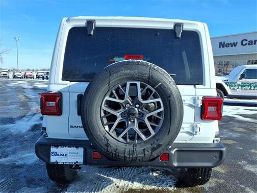 2026 Jeep Wrangler 4-Door Sahara 4x4