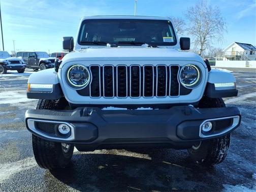 2026 Jeep Wrangler 4-Door Sahara 4x4