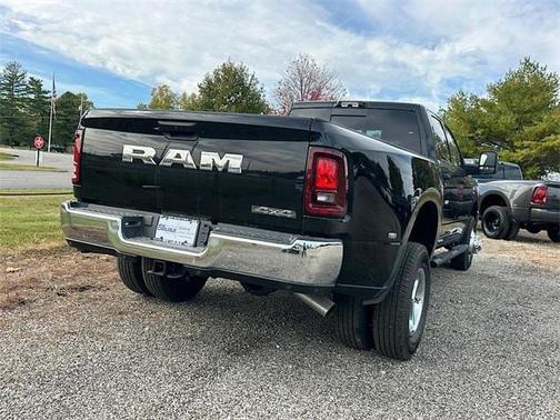 2026 RAM 3500 Tradesman Crew Cab 4x4 8' Box